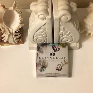 A customizable Urban Decay Palette. New